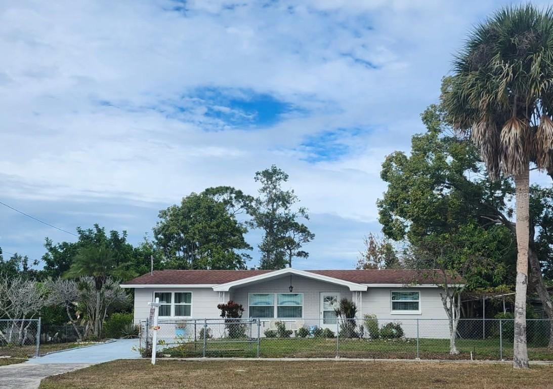 1010 Gulf Rd., Tarpon Springs, FL 34689