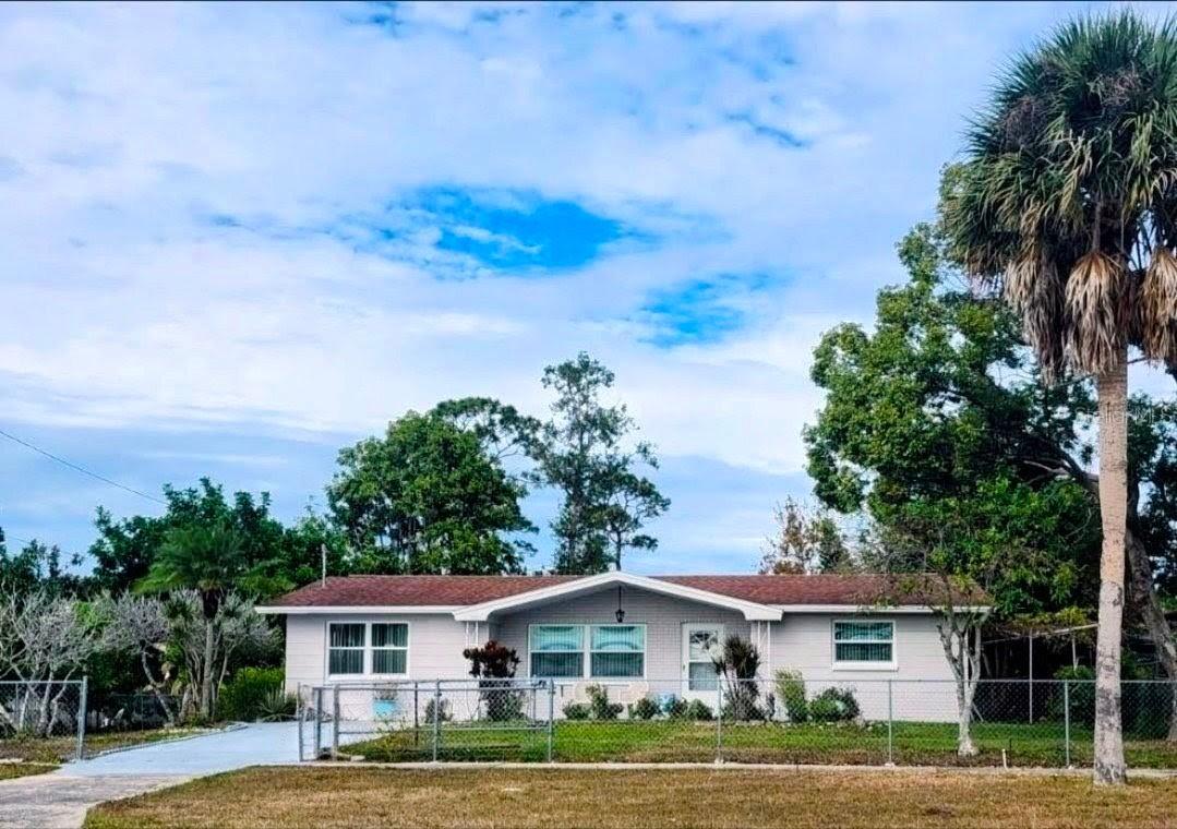 1010 Gulf Rd., Tarpon Springs, FL 34689