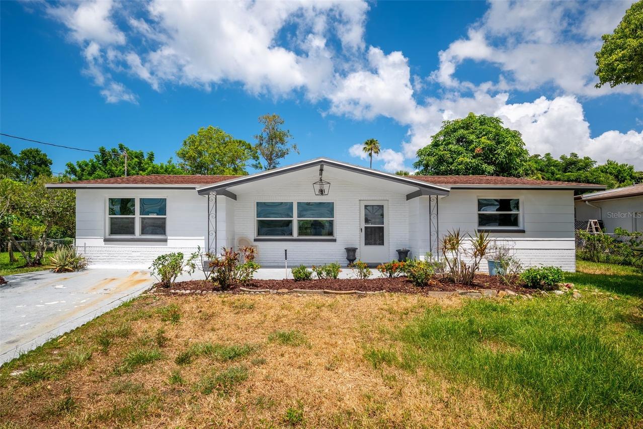 1010 Gulf Rd., Tarpon Springs, FL 34689