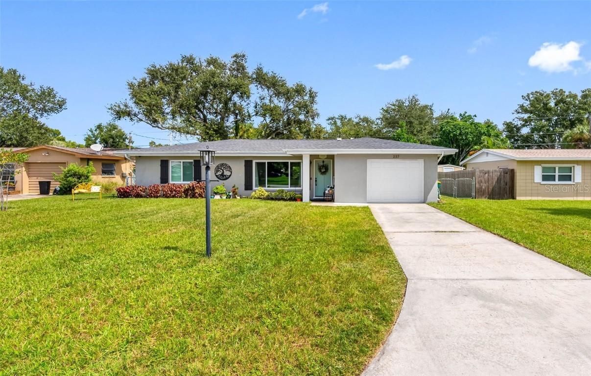 237 Mineola Dr., Belleair Bluffs, FL 33770