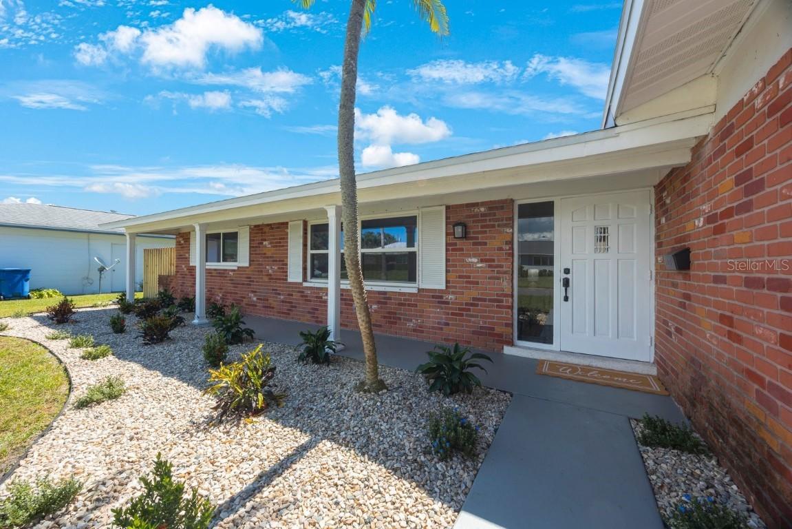 6894 14th Ave., St Petersburg, FL 33710