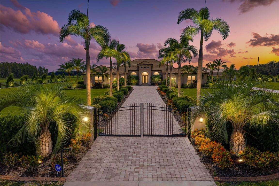 17332 Carlton Lake Rd., Wimauma, FL 33598