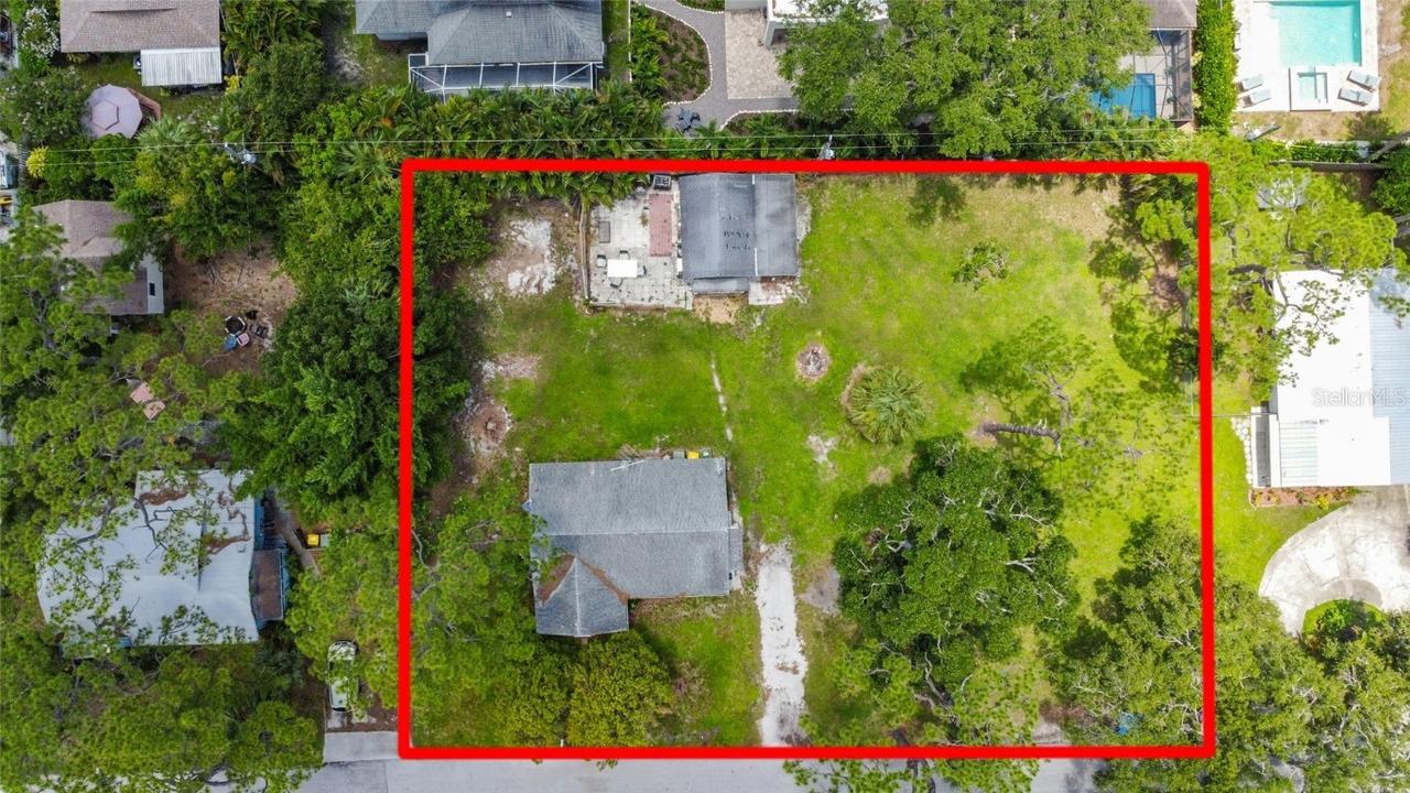 2462 Prospect St., Sarasota, FL 34239
