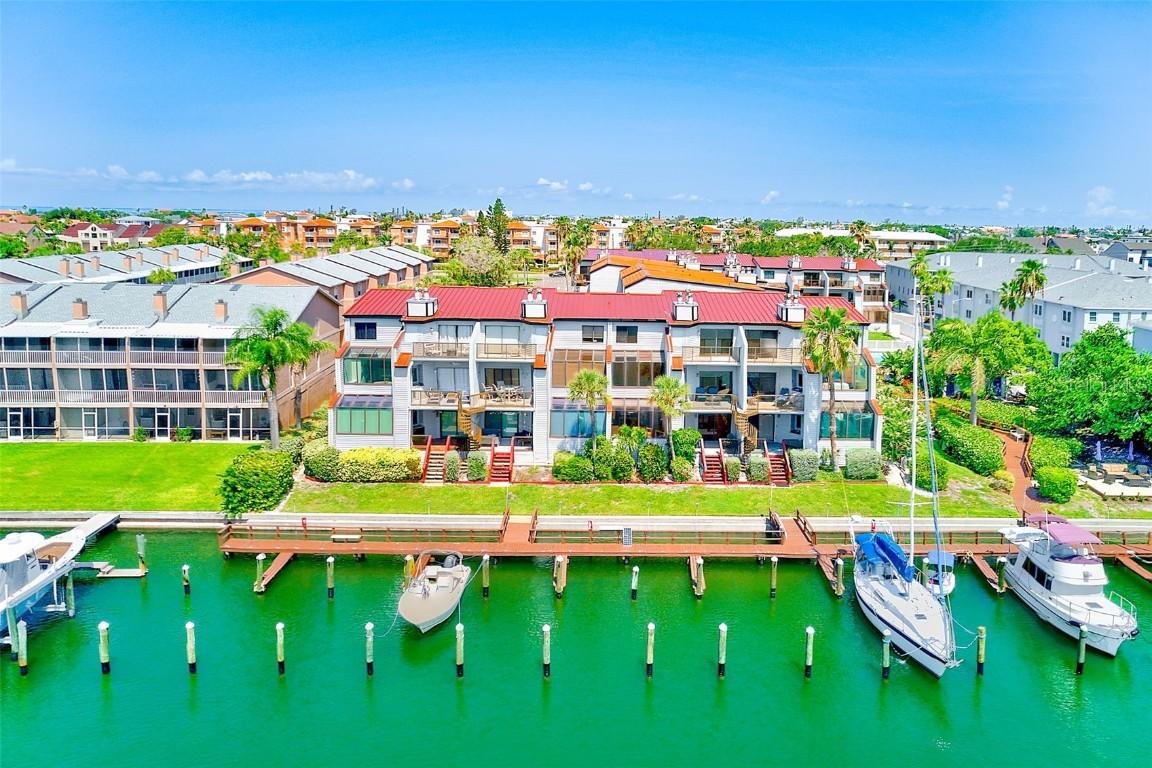 557 Pinellas Bayway #303, St Petersburg, FL 33715