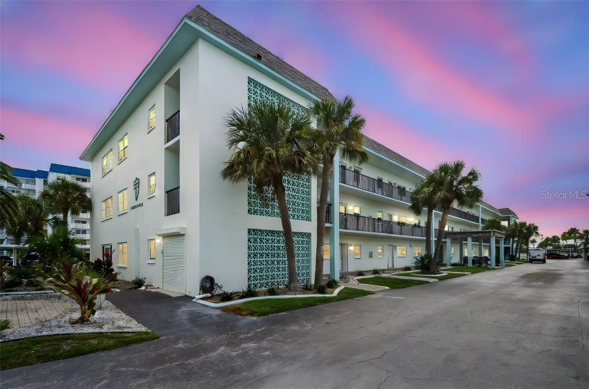 8 Glencoe Pl. #307, Dunedin, FL 34698