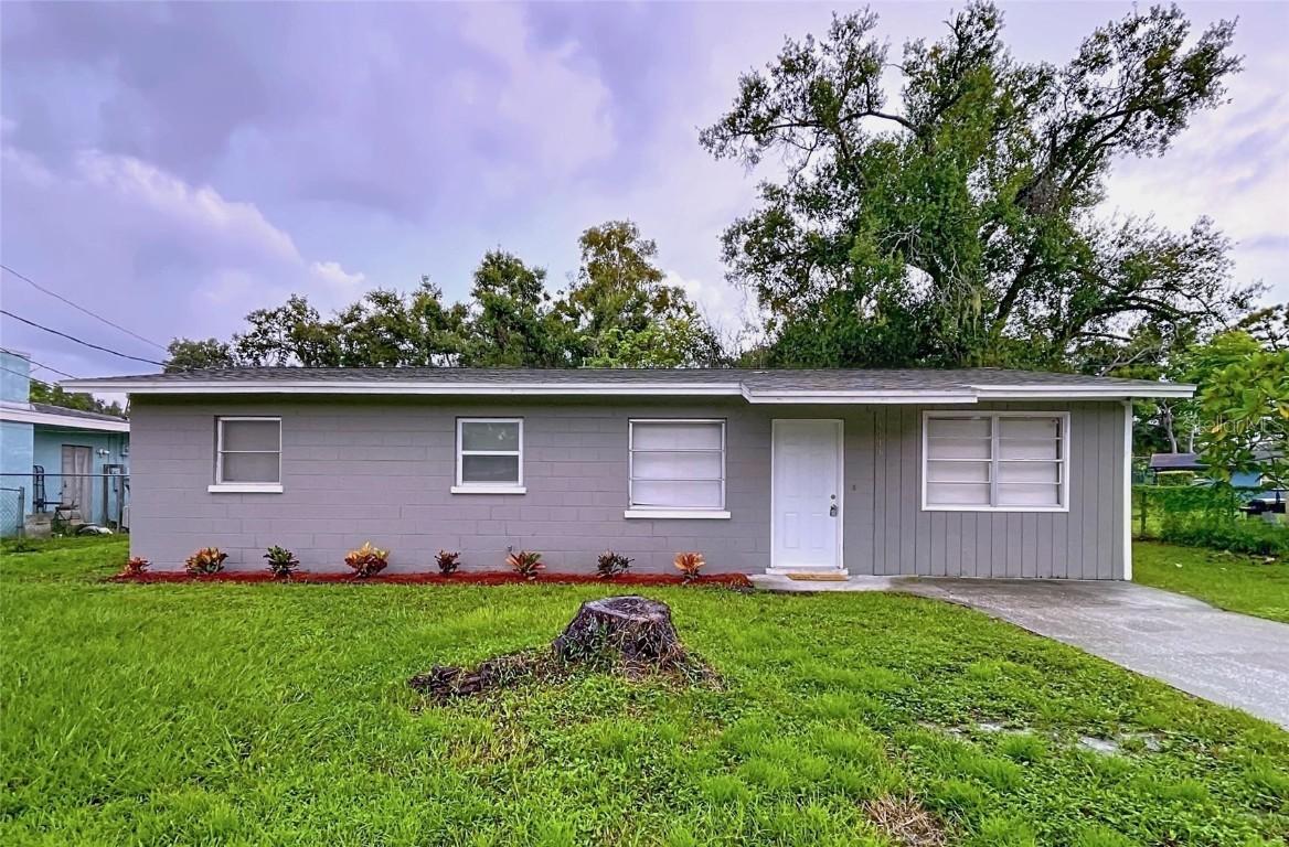 1716 28th Ave., Bradenton, FL 34208