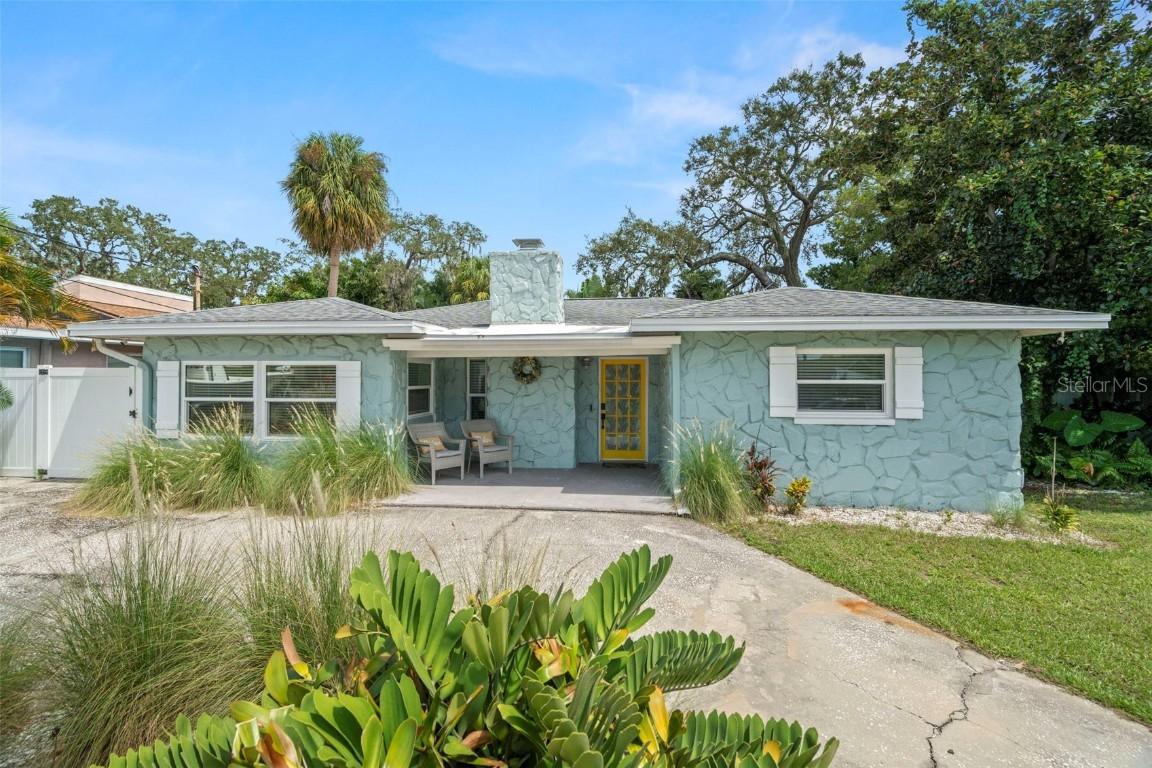 910 Palmetto Dr., Safety Harbor, FL 34695