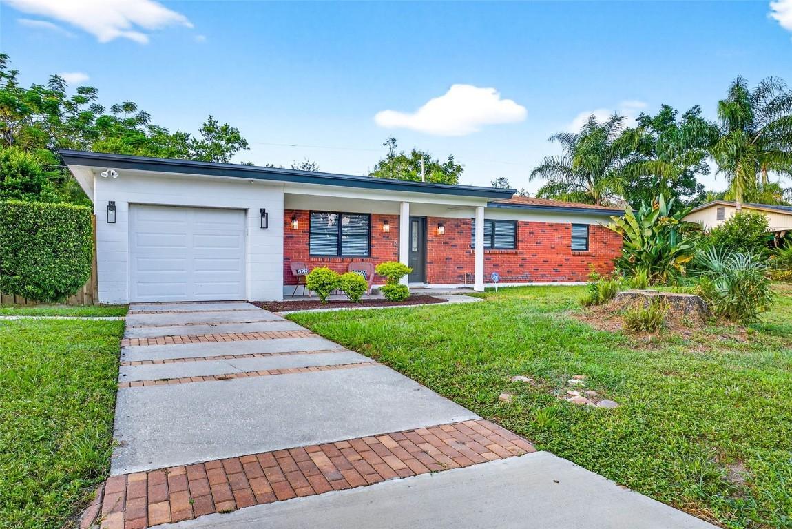 206 Forest Park Ave., Temple Terrace, FL 33617