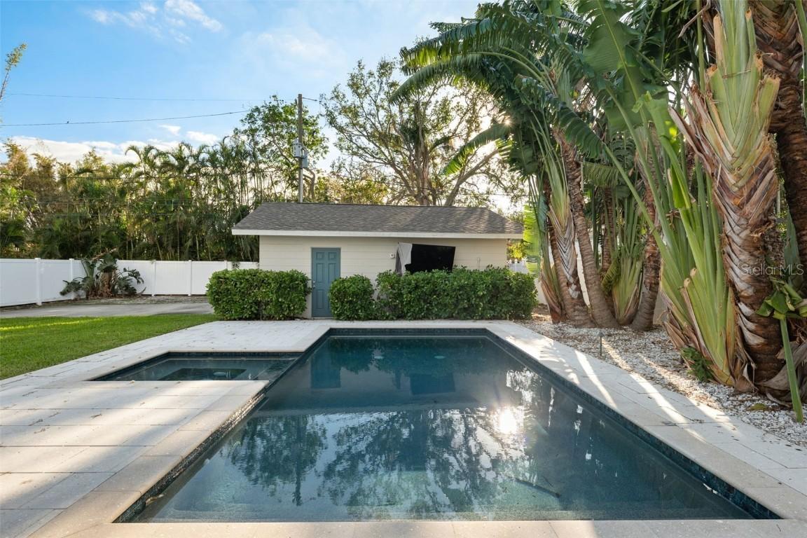 827 Snell Isle Blvd., St Petersburg, FL 33704