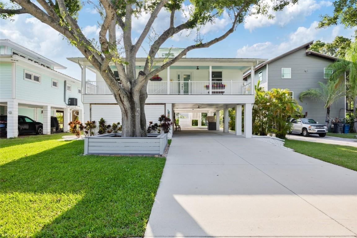 602 Devonshire St., Oldsmar, FL 34677