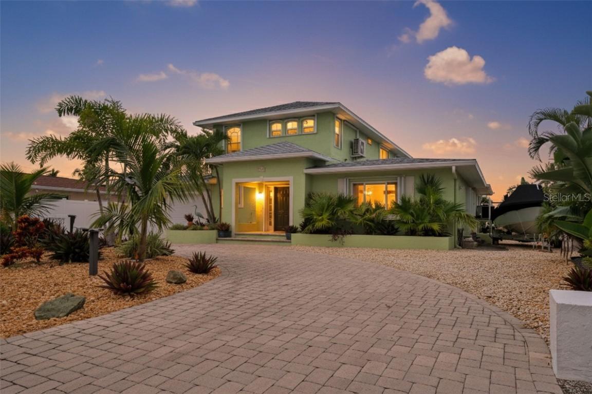 8080 Coquina Way, St Pete Beach, FL 33706