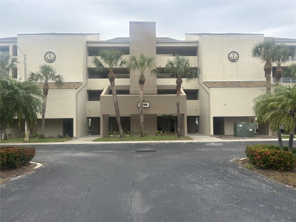 2795 Kipps Colony Dr. #305, St Petersburg, FL 33707