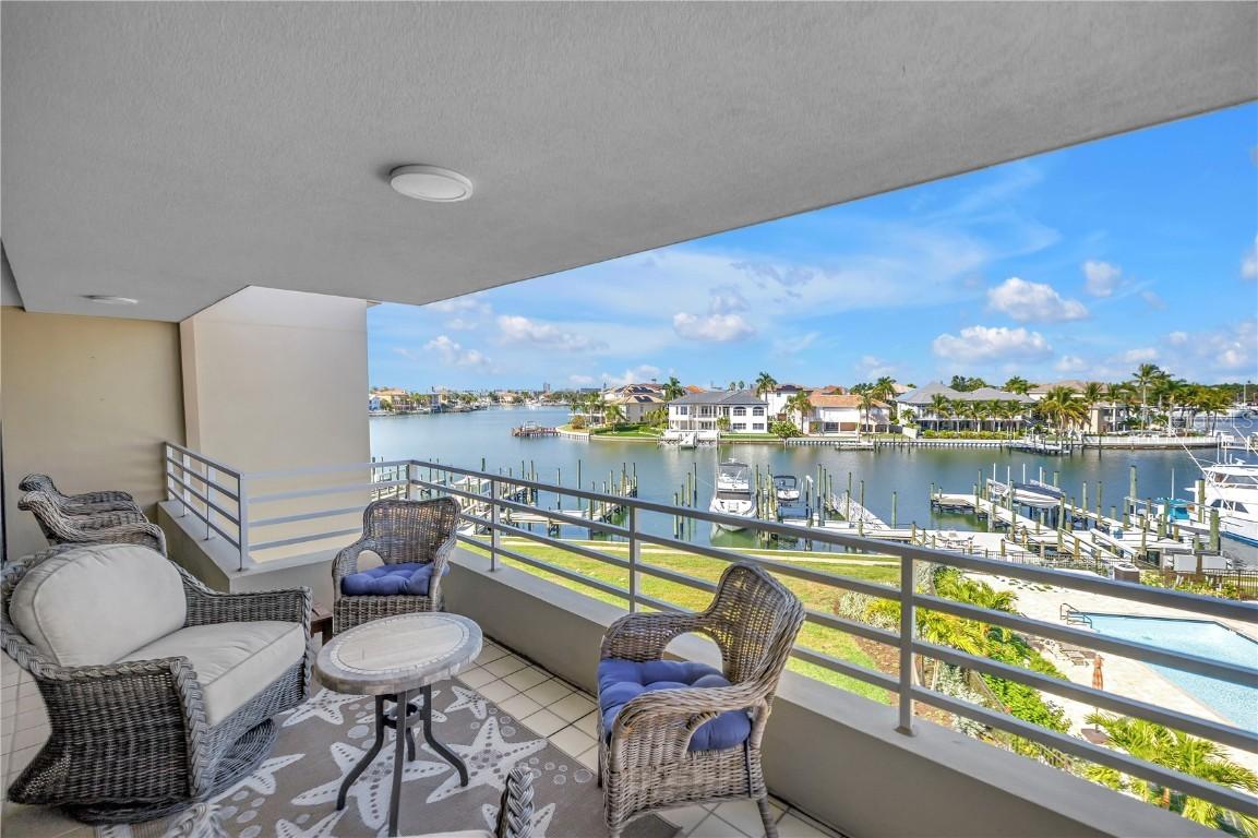 2795 Kipps Colony Dr. #305, St Petersburg, FL 33707