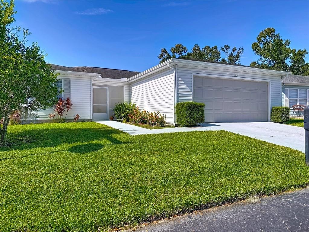 11205 Corey Pavin Ln., San Antonio, FL 33576