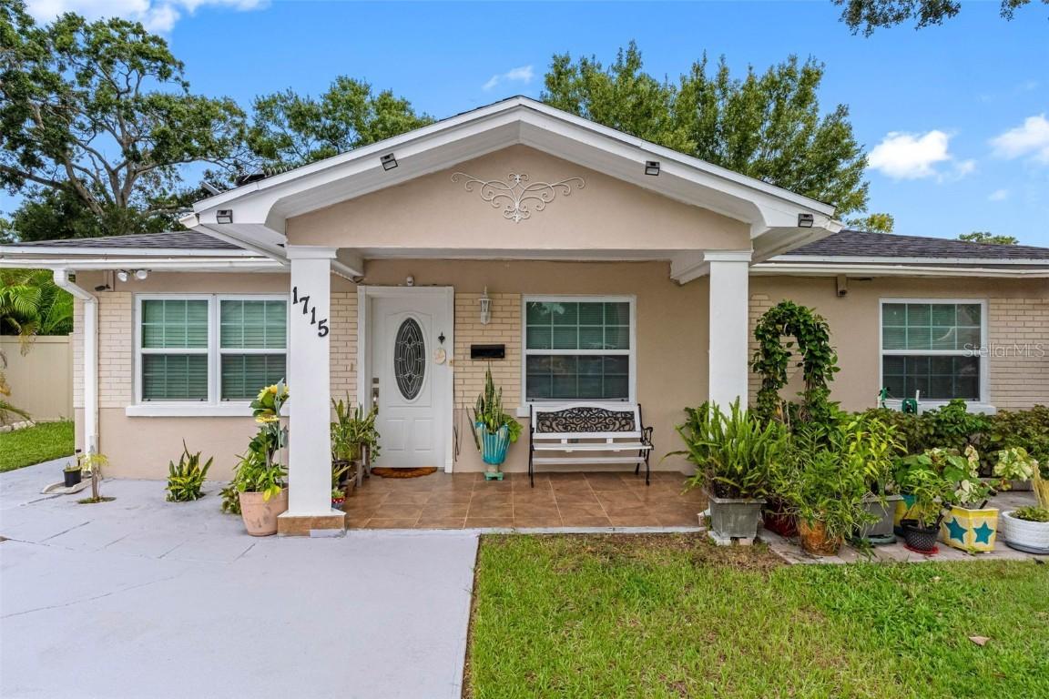 1715 W Saint John St., Tampa, FL 33607