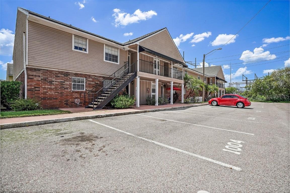200 Country Club Dr. #1001, Largo, FL 33771