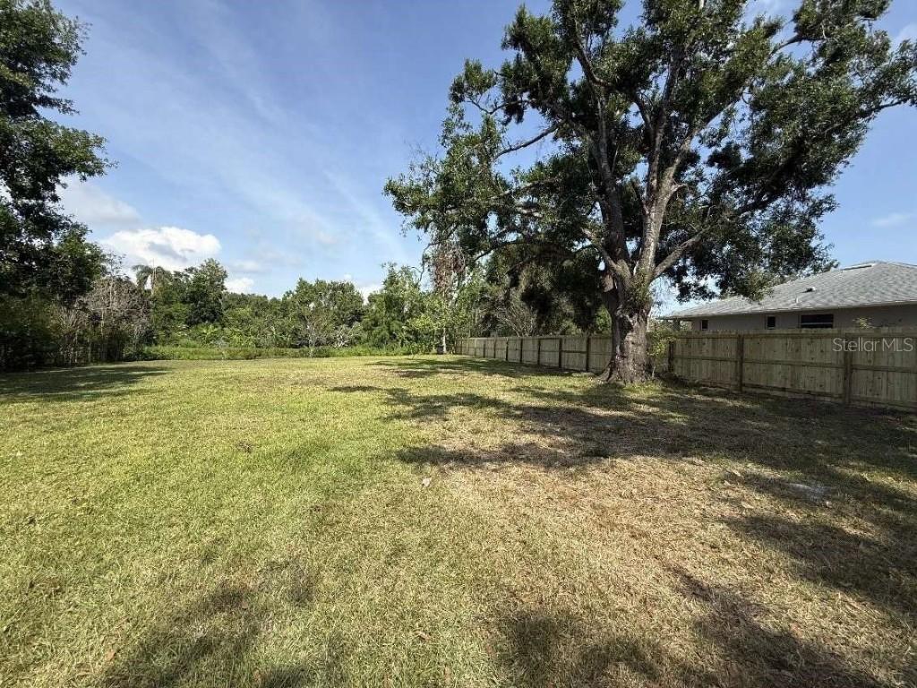Loquat Ln., Sarasota, FL 34232