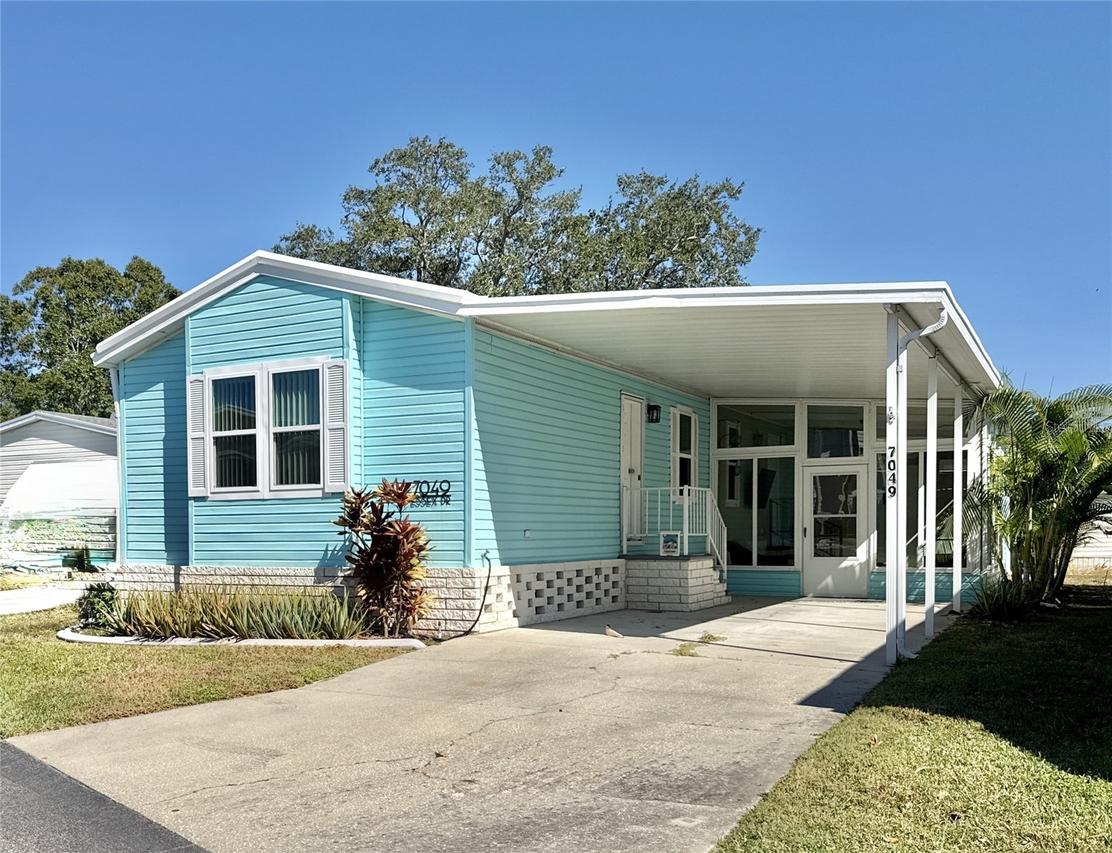 7049 Mount Essex Dr. #521, St Petersburg, FL 33702