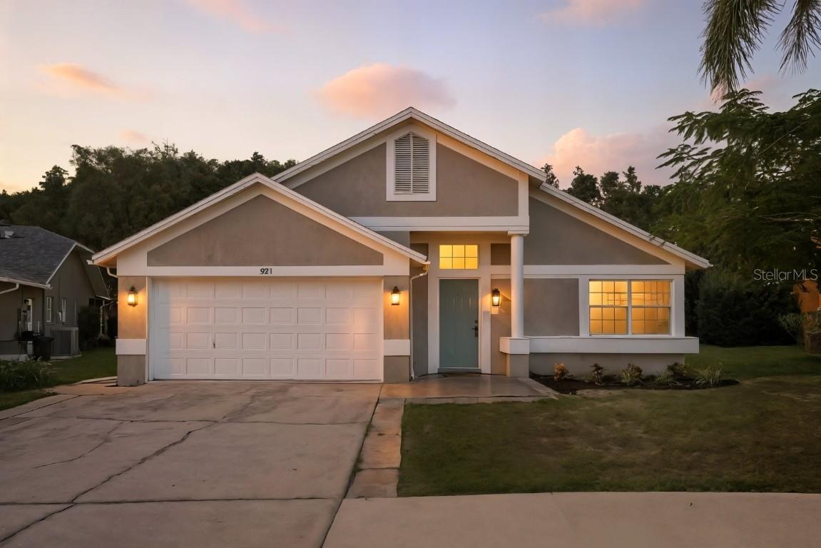 921 Linn Harbor Ct., Tarpon Springs, FL 34689