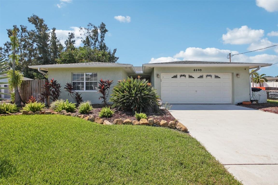 8540 Riverside Dr., St Petersburg, FL 33702