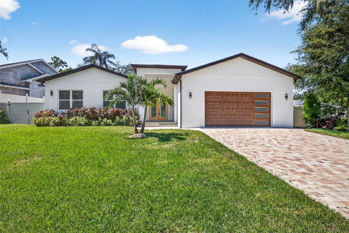 216 N Glen Arven Ave., Temple Terrace, FL 33617