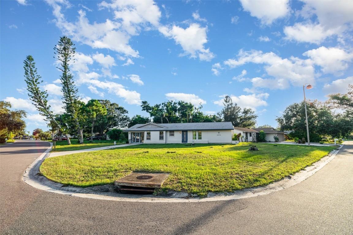 3602 63rd St., Bradenton, FL 34209