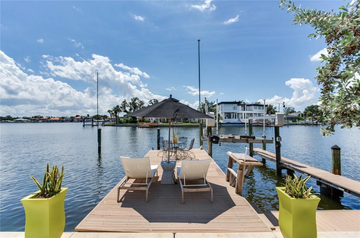 1172 35th Ave., St Petersburg, FL 33704