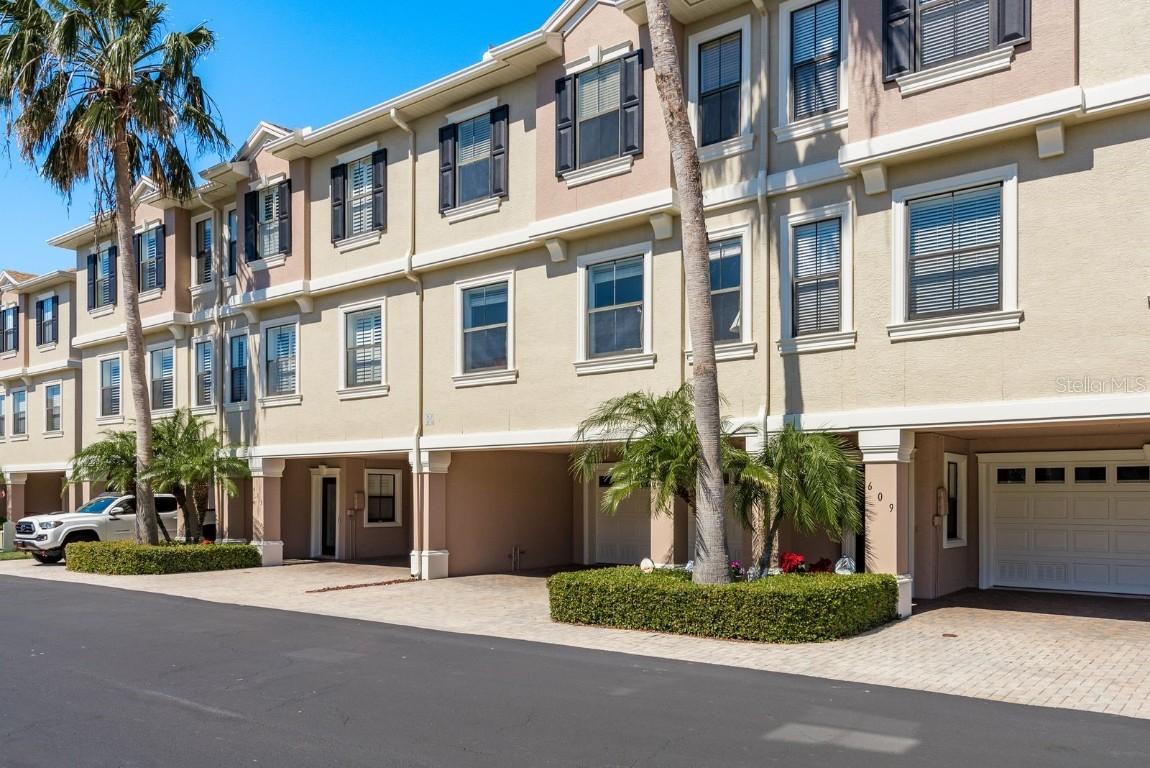 611 Bella Loop, Dunedin, FL 34698