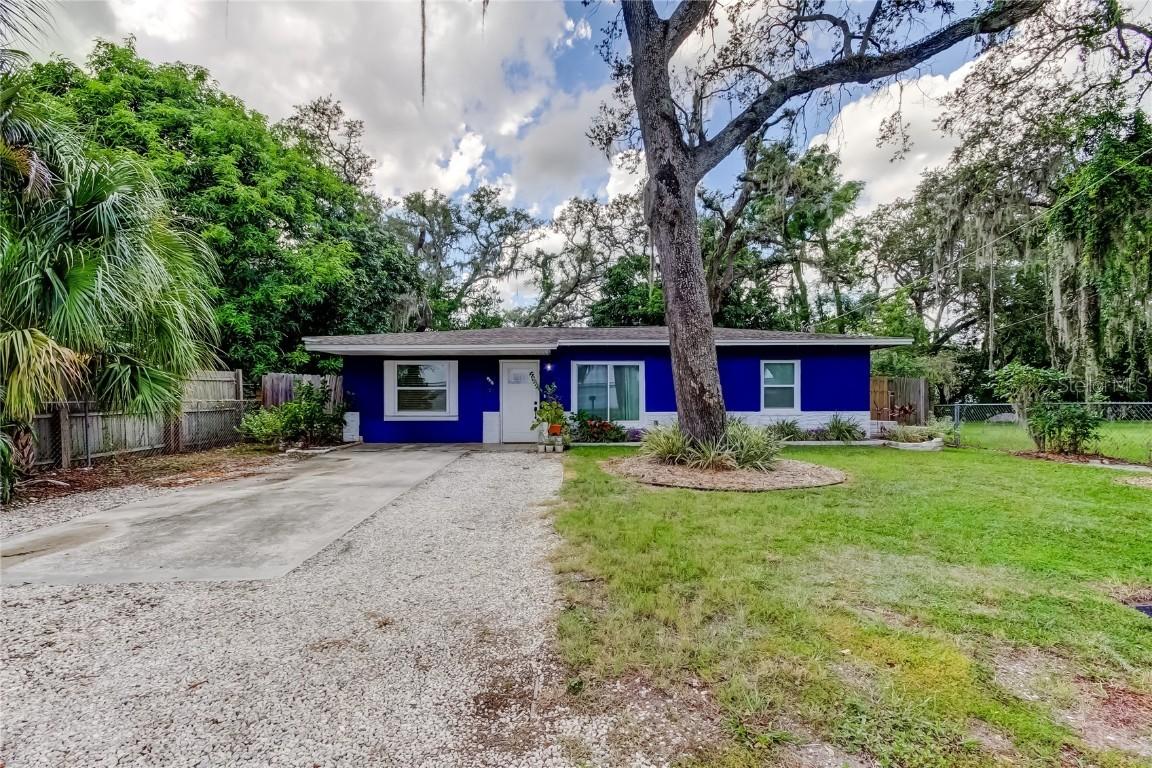 9516 N Tampa St., Tampa, FL 33612