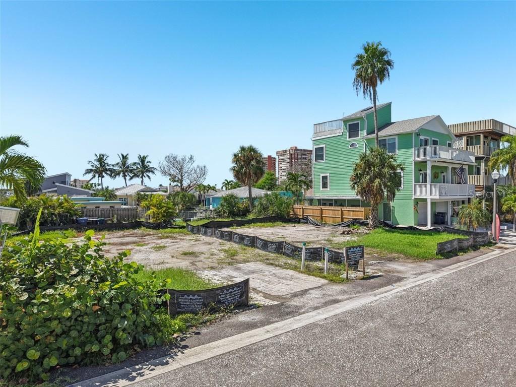 639 182nd Ave., Redington Shores, FL 33708