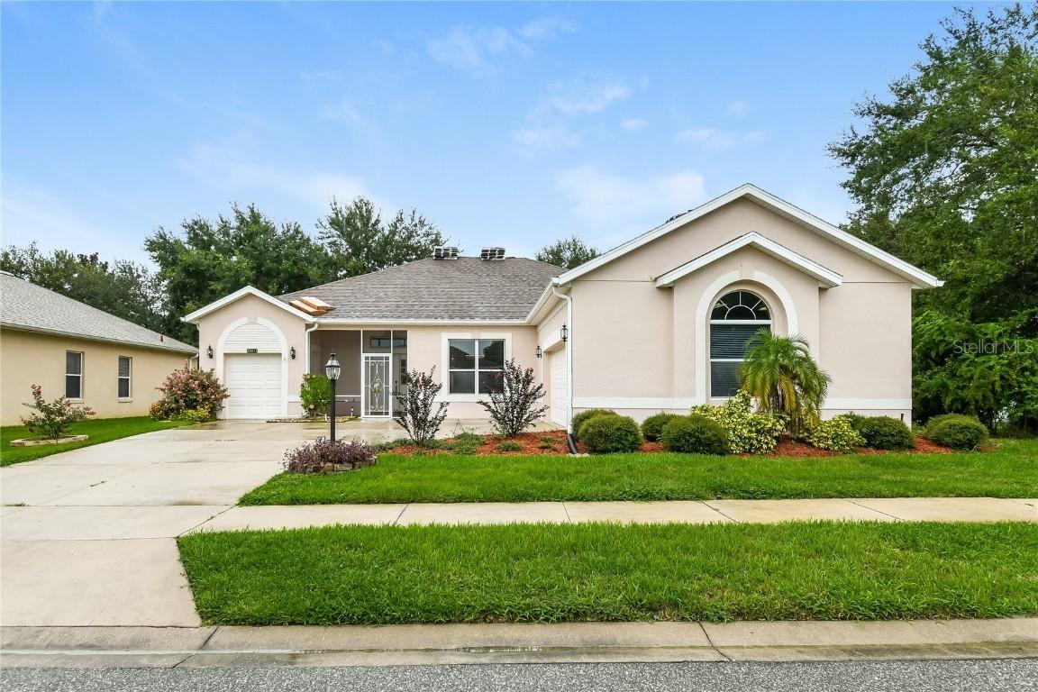 25012 Laurel Valley Rd., Leesburg, FL 34748