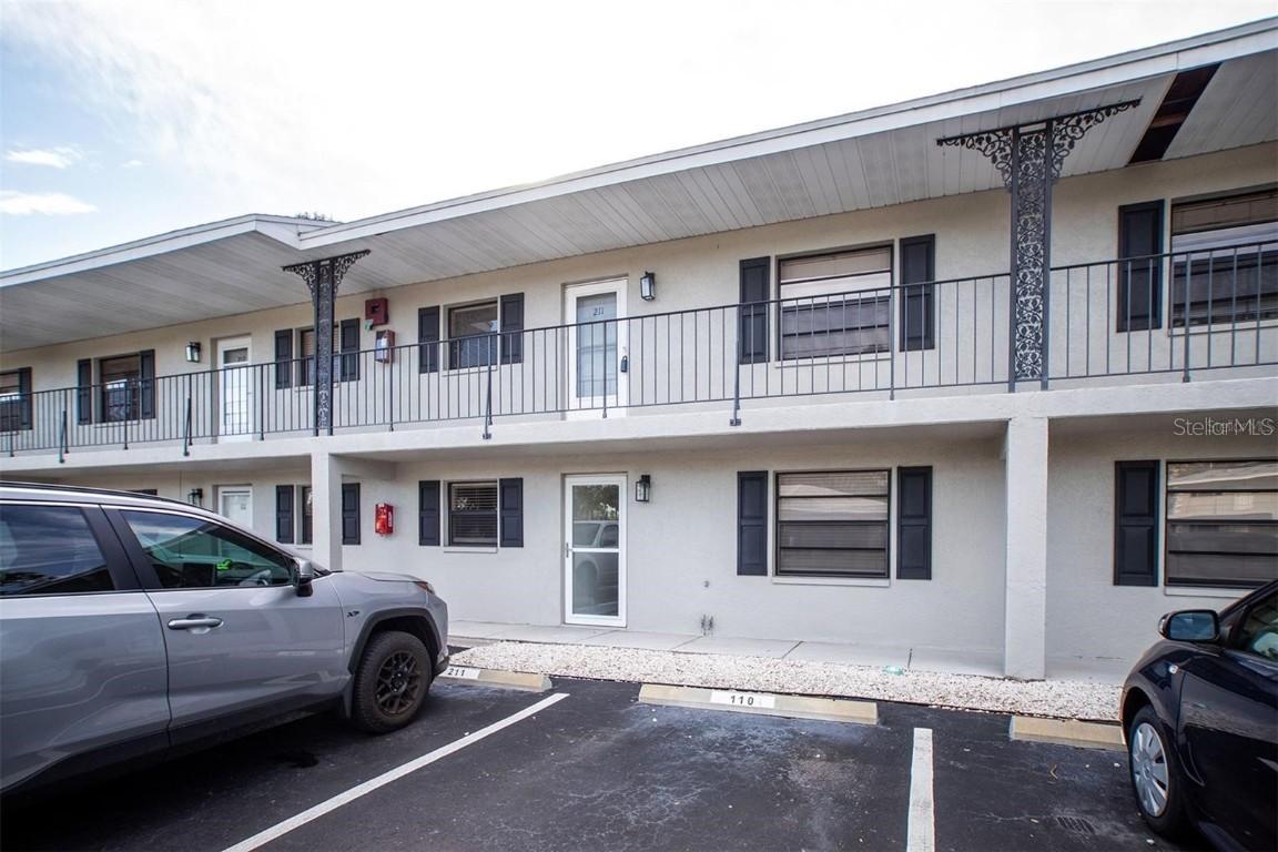 101 Lake Ave. #211, Largo, FL 33771