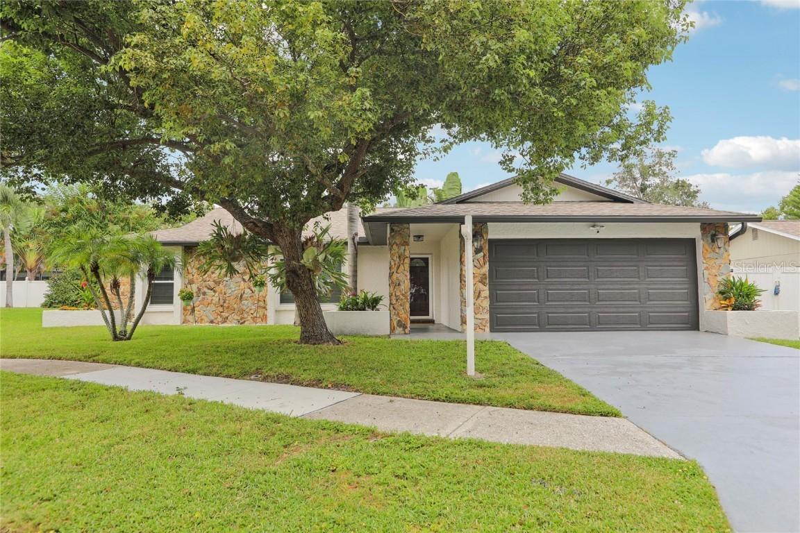109 Timber Cir., Safety Harbor, FL 34695