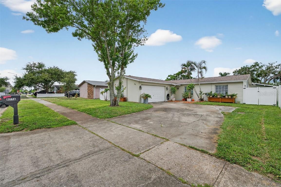 8276 91st St., Seminole, FL 33777