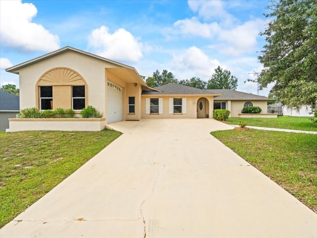 9227 Nightingale Rd., Weeki Wachee, FL 34613