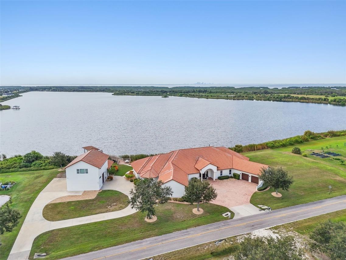 3215 Gulf City Rd., Ruskin, FL 33570