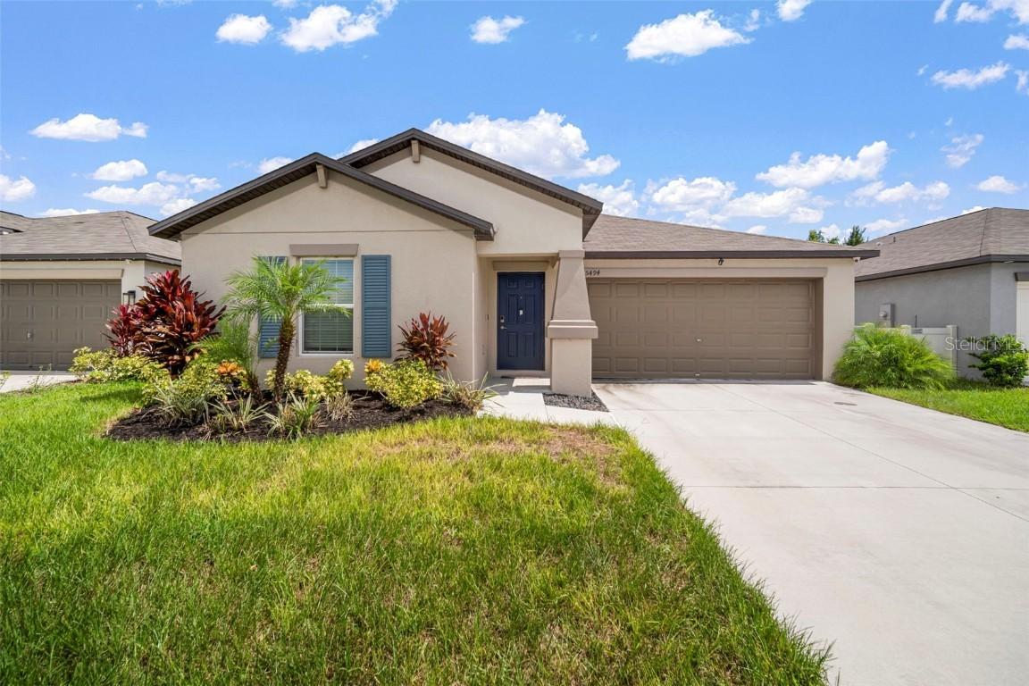 5494 Blue Azure Dr., Wimauma, FL 33598