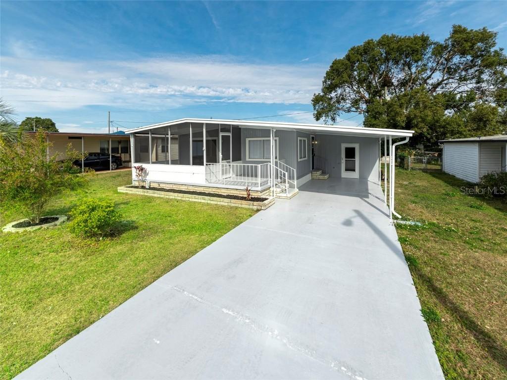 36905 Kay Ave., Zephyrhills, FL 33542