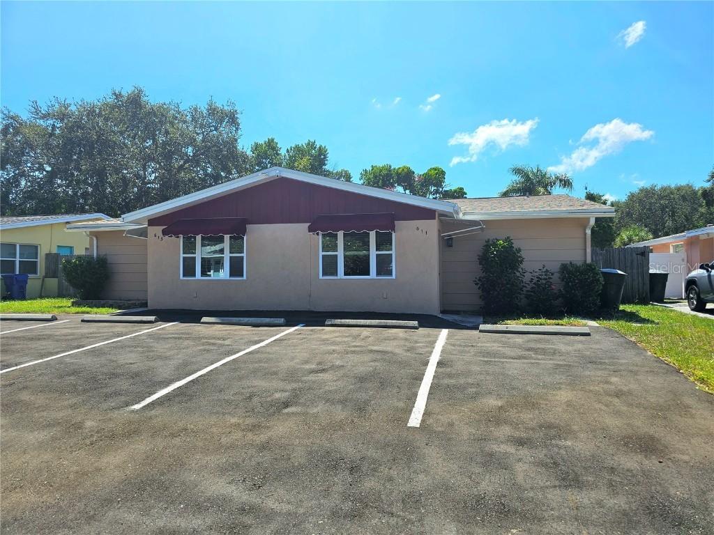 611 Lyndhurst St., Dunedin, FL 34698