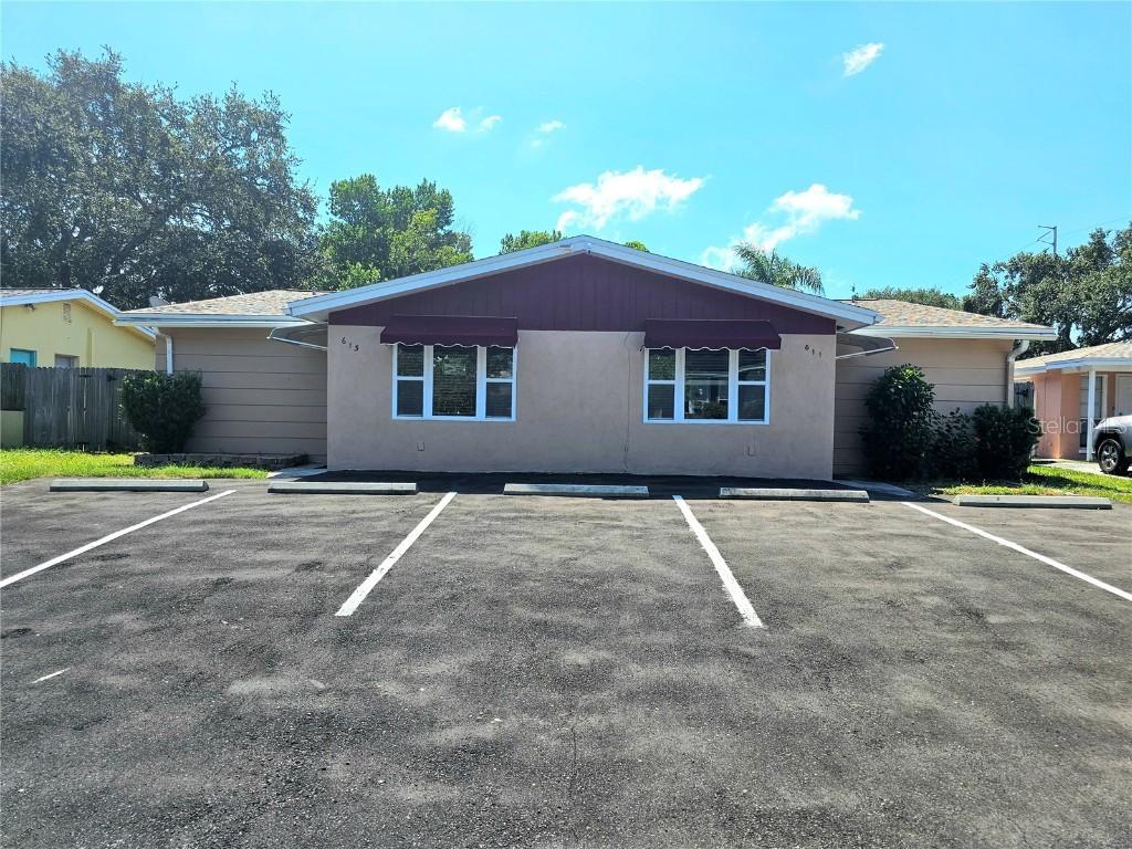 611 Lyndhurst St., Dunedin, FL 34698