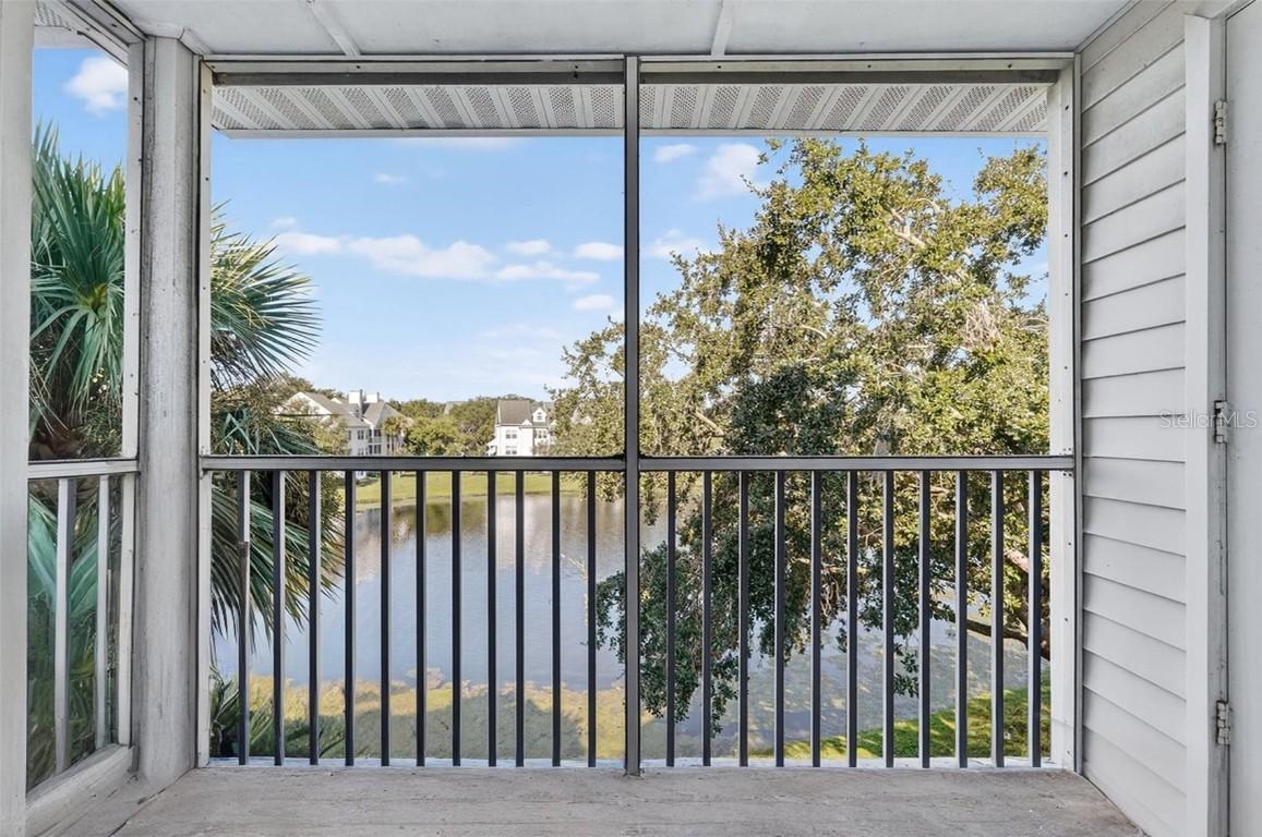 3300 Haviland Ct. #303, Palm Harbor, FL 34684