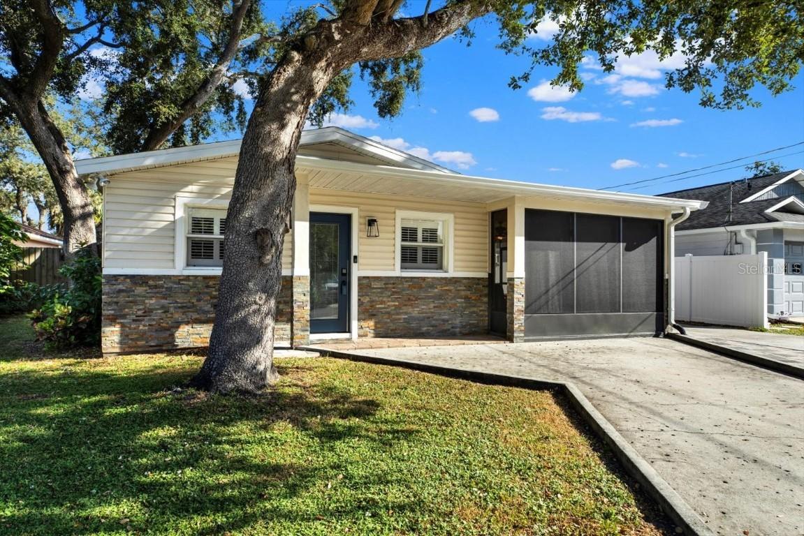 2907 W Wallace Ave., Tampa, FL 33611