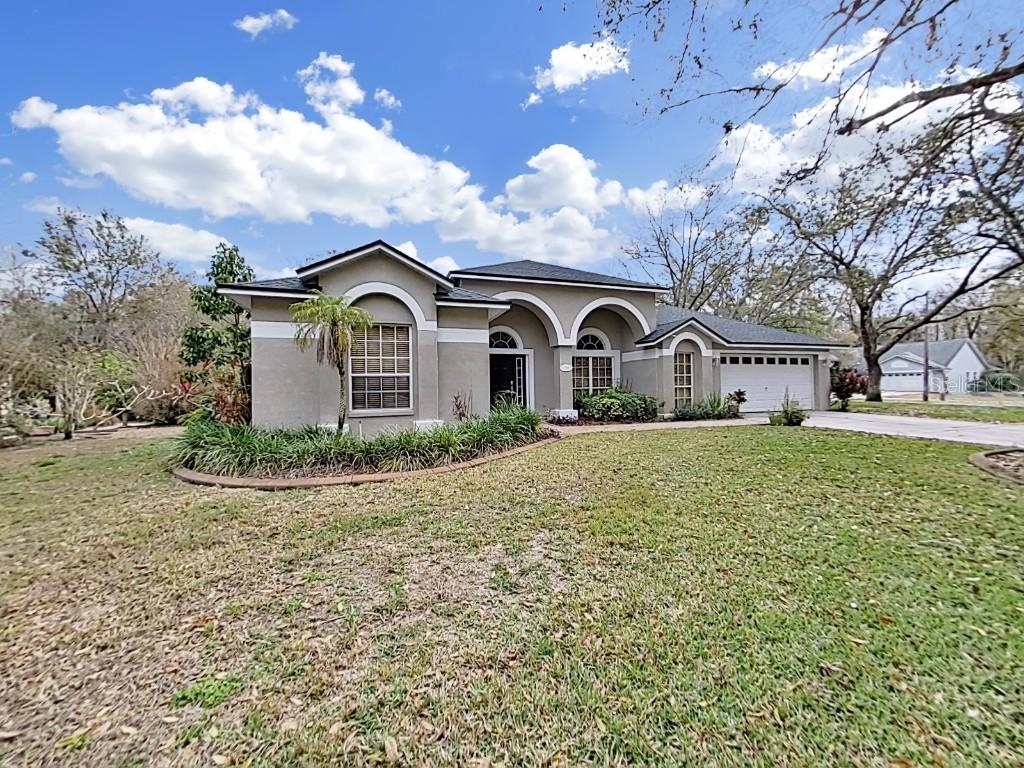 17307 Oak Ledge Dr., Lutz, FL 33549