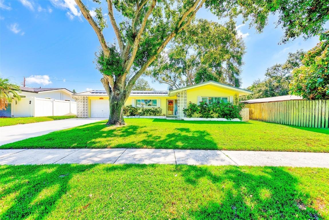 1829 Chateau Dr., Clearwater, FL 33756