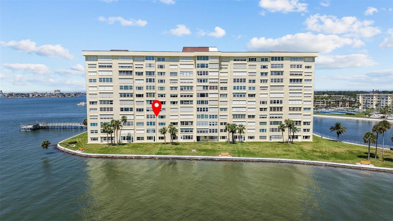4775 Cove Cir. #407, St Petersburg, FL 33708