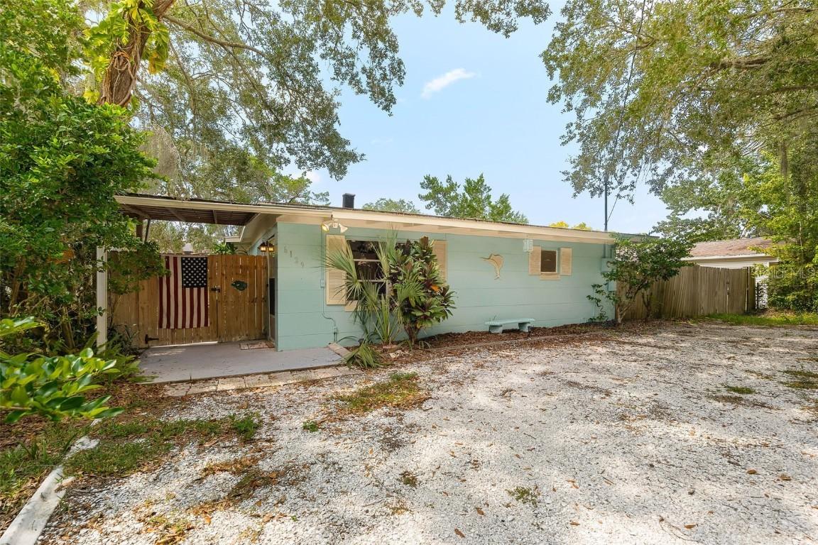 6129 Beacon Point Dr., Weeki Wachee, FL 34607