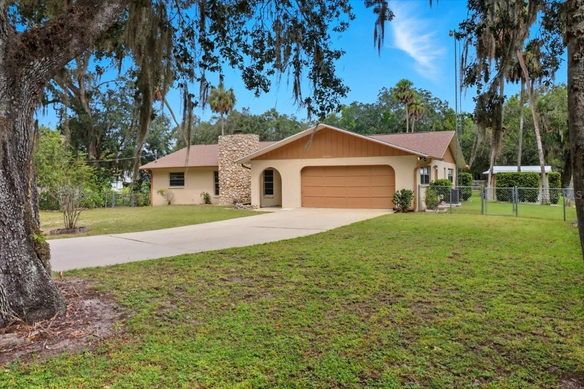 10469 W Main St., Homosassa, FL 34448