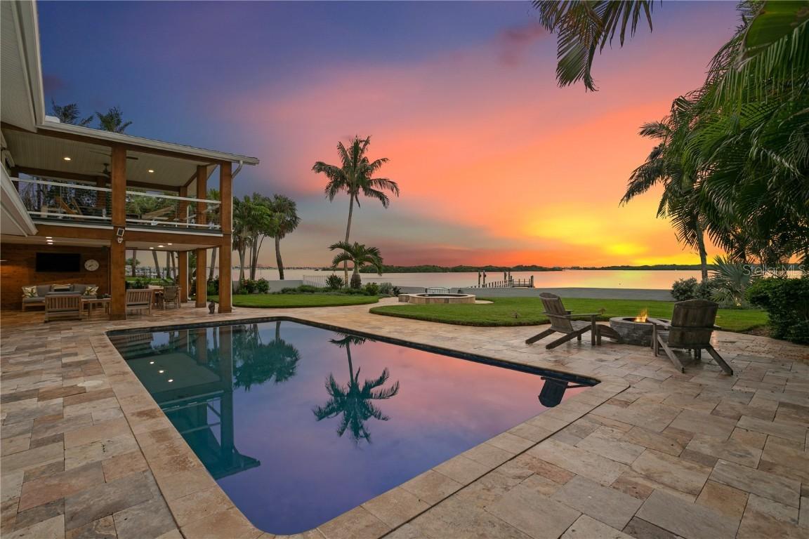 8488 35th Ave., St Petersburg, FL 33710