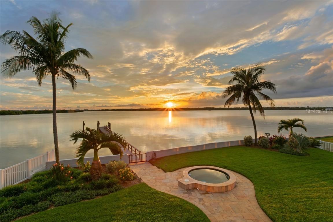 8488 35th Ave., St Petersburg, FL 33710