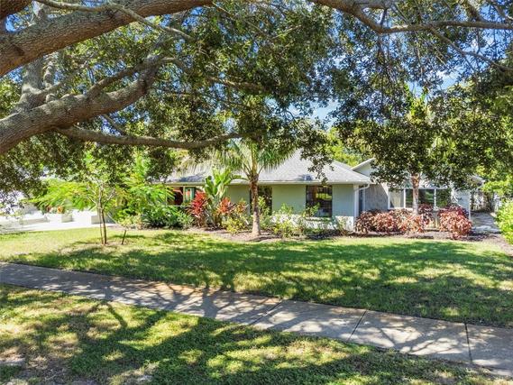 New Homes with In-ground Swimming Pools That Attend Gulfport Montessori Elementary School: September 21st to September 27th